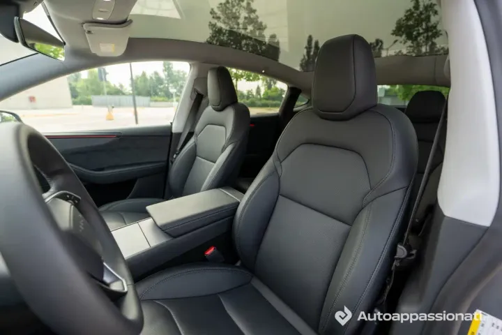 tesla model y 2025 22