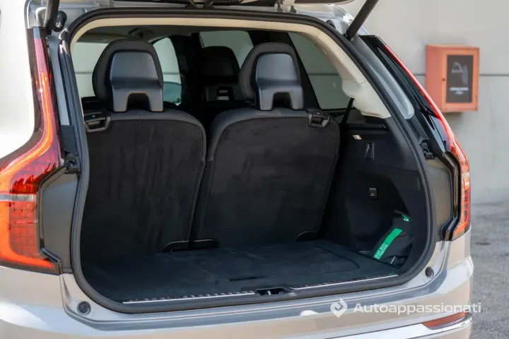 volvo xc90 t8 2025 22