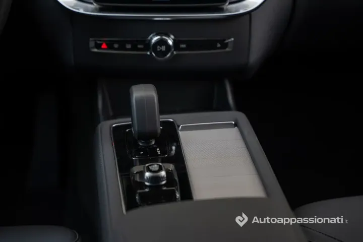 volvo xc90 t8 2025 25