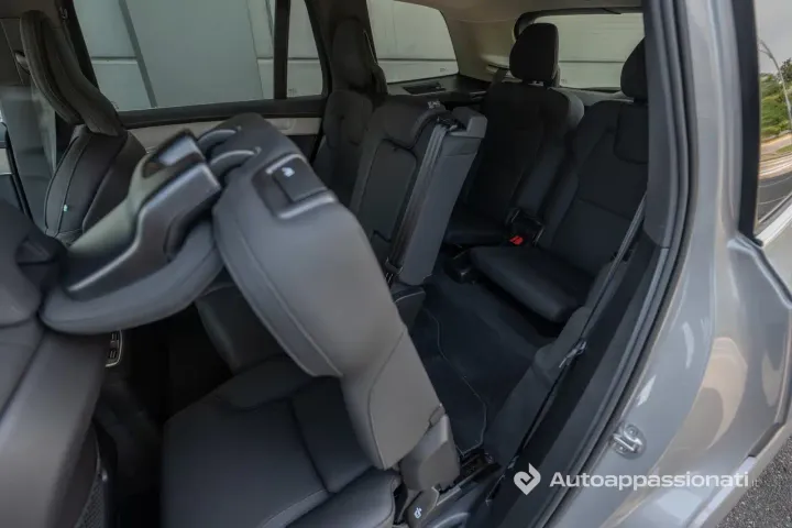 volvo xc90 t8 2025 29