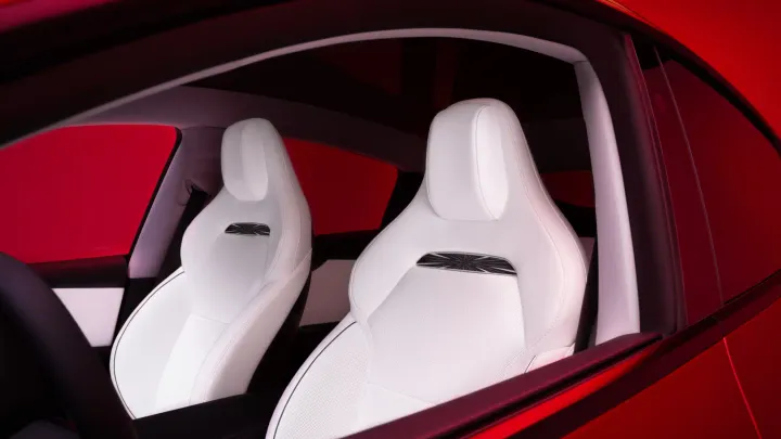 Model-Y-Performance interni