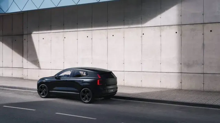 Volvo EX30 Black
