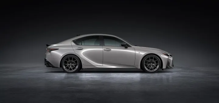 Lexus IS 2026