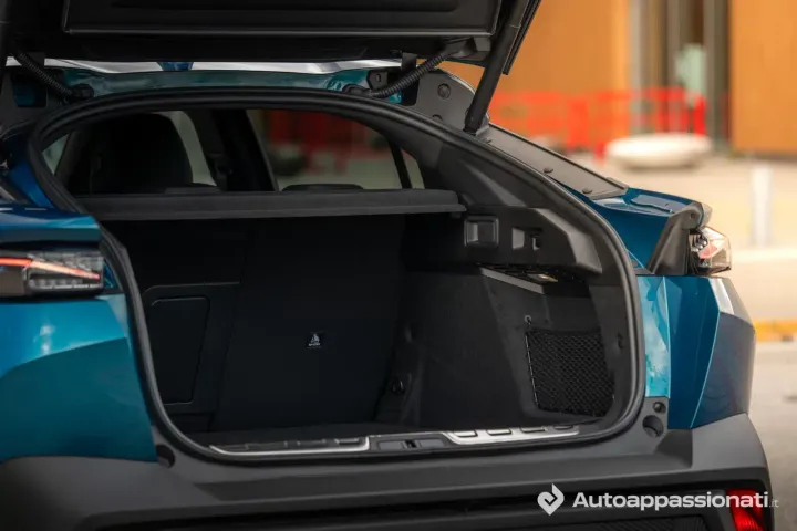 peugeot e 408 2025 06
