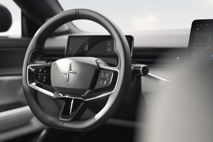 Polestar 5 volante