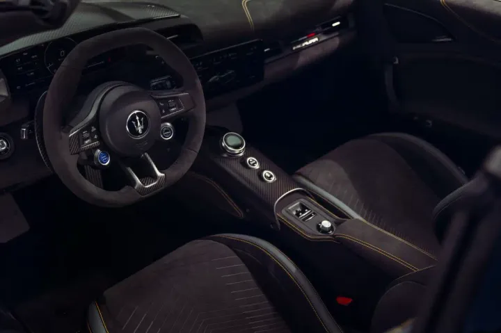 interni maserati mcpura cielo