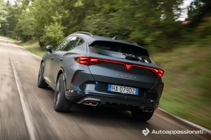 cupra formentor e hybrid 2025 18
