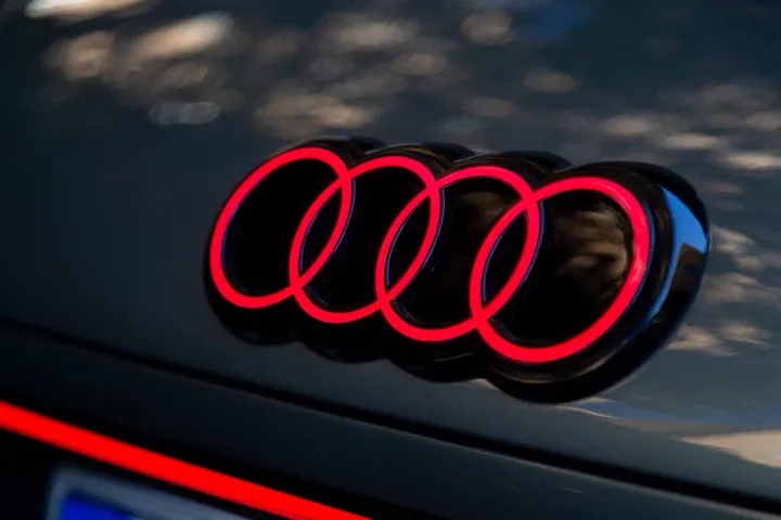 Logo audi illuminato audi q3