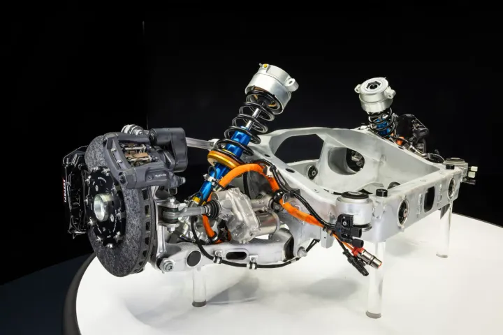 Ferrari Elettrica freni sospensioni