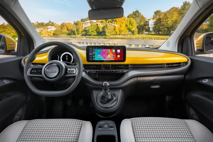 Fiat 500 Hybrid_Interiors 