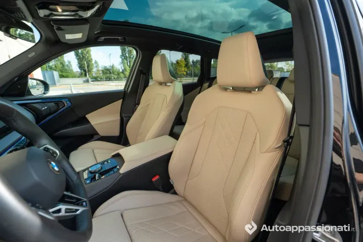 sedili bmw x3 2025 veganza calm beige
