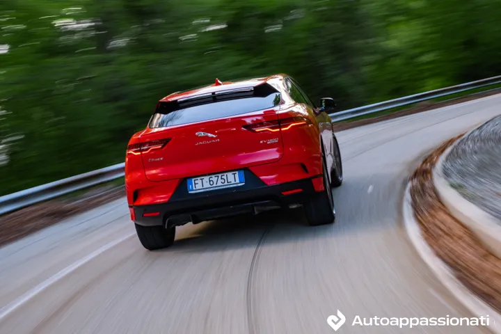 jaguar i pace dinamica posteriore