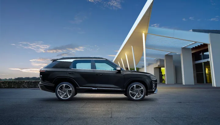 KGM Actyon HEV ful Hybrid  laterale