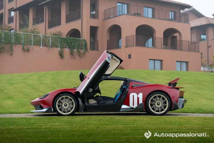 Pininfarina Battista portiere forbice