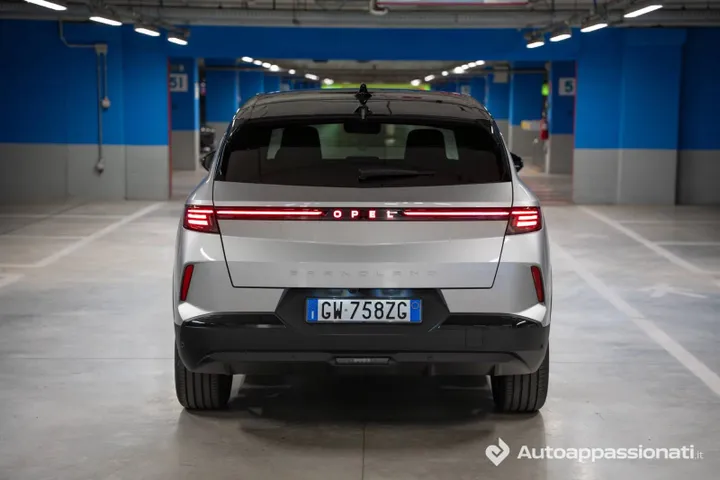 Opel Grandland Hybrid_11