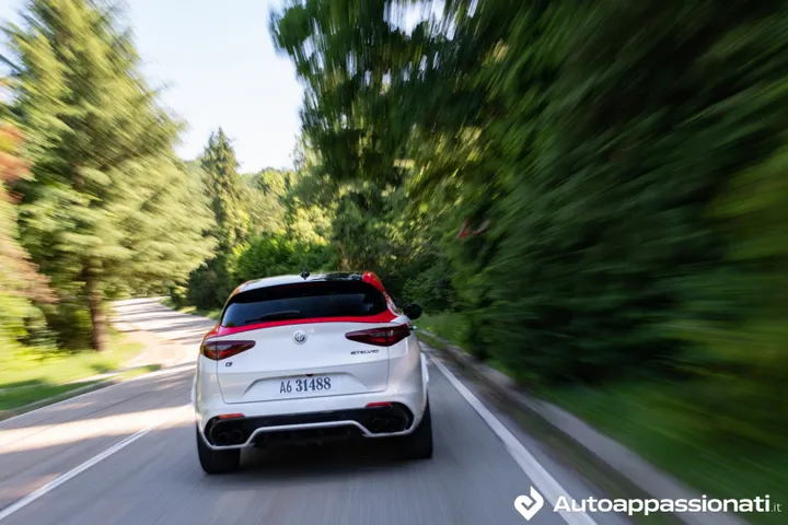 stelvio alfa romeo racing 30