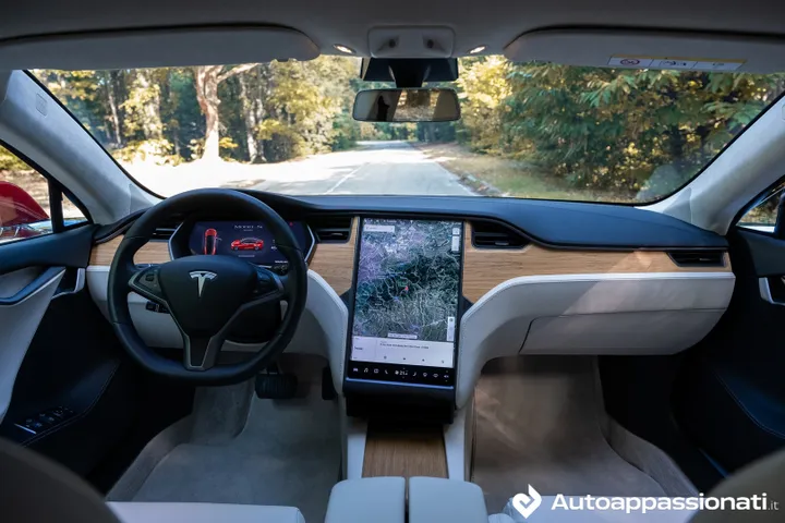 Tesla Model S 2019
