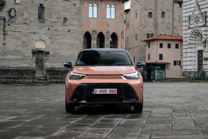 Toyota Aygo X 2026 frontale pieno