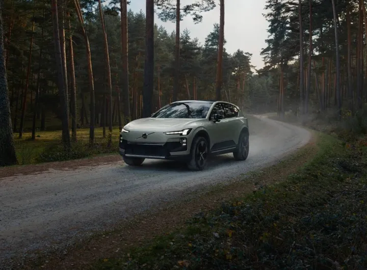 Foto dinamica Volvo EX60 Cross Country