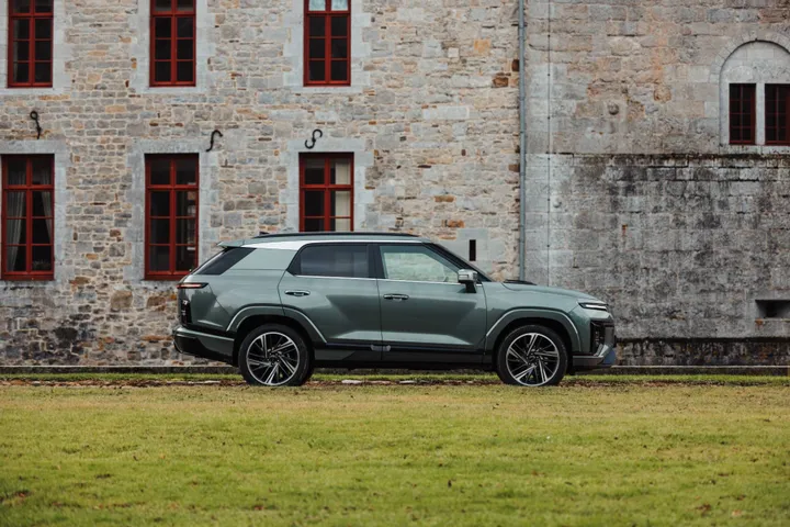 KGM Actyon Hybrid laterale