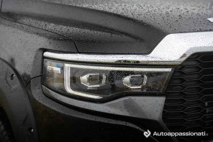 Foton Tunland V9__faro anteriore