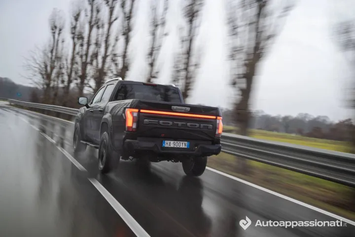 Foton Tunland V9__3/4 posteriore