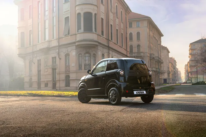 Myli LAB_Intense Black_Revo D+_9