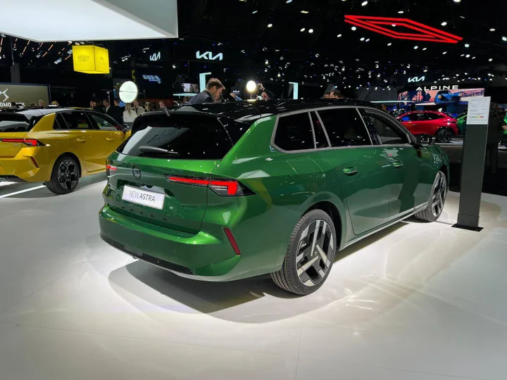 Opel-Astra-2026 posteriore