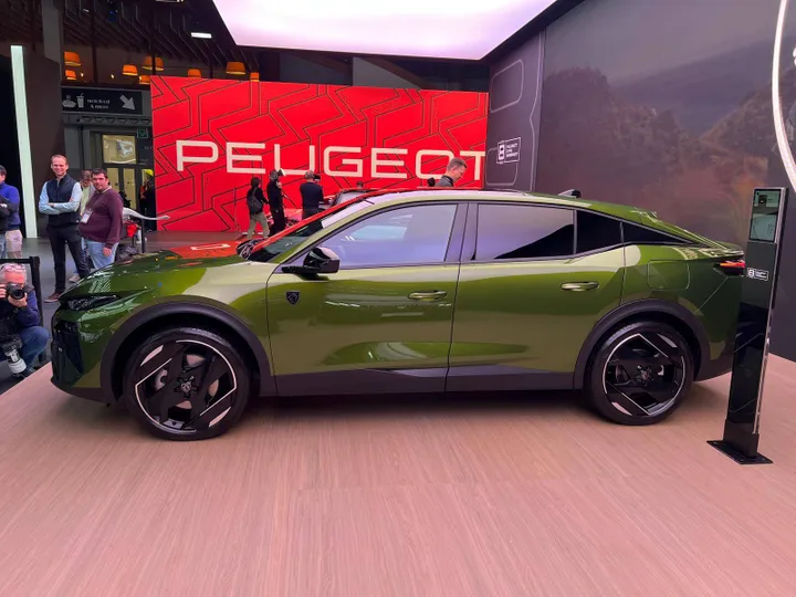 Peugeot-408-2026 laterale
