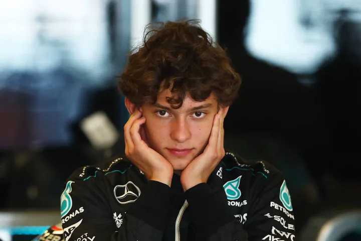 Kimi Antonelli incidente 2026 foto