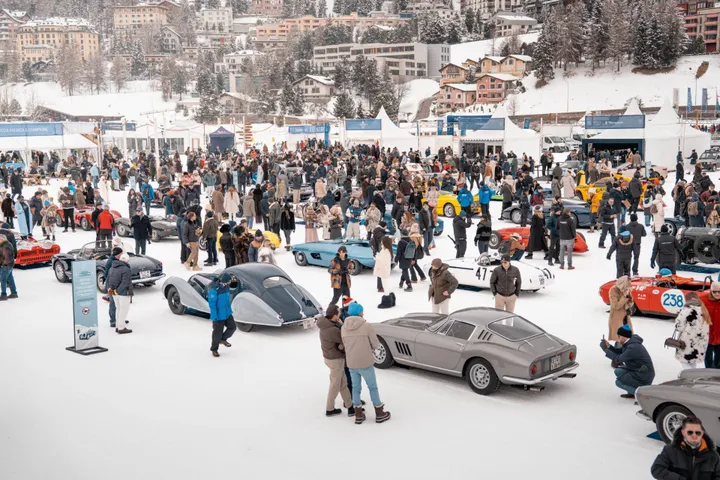 Il parterre delle auto partecipanti al the ice st.moritz 2026