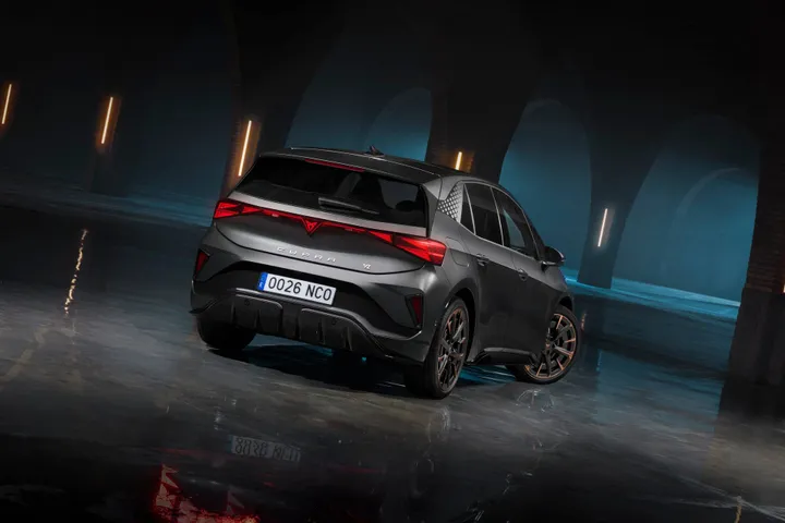 il posteriore della Cupra Born VZ 2026