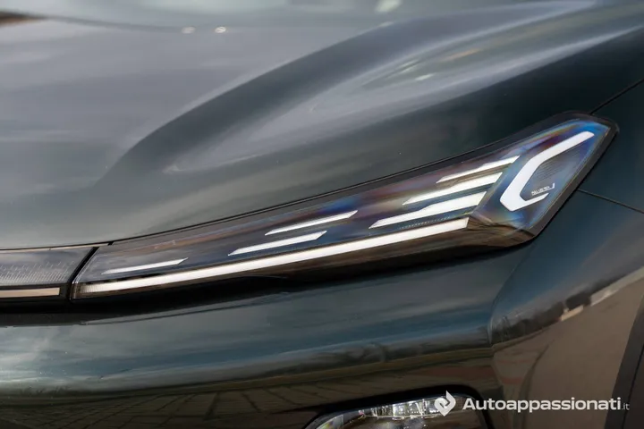 Geely Starray EM-i__front headlamp