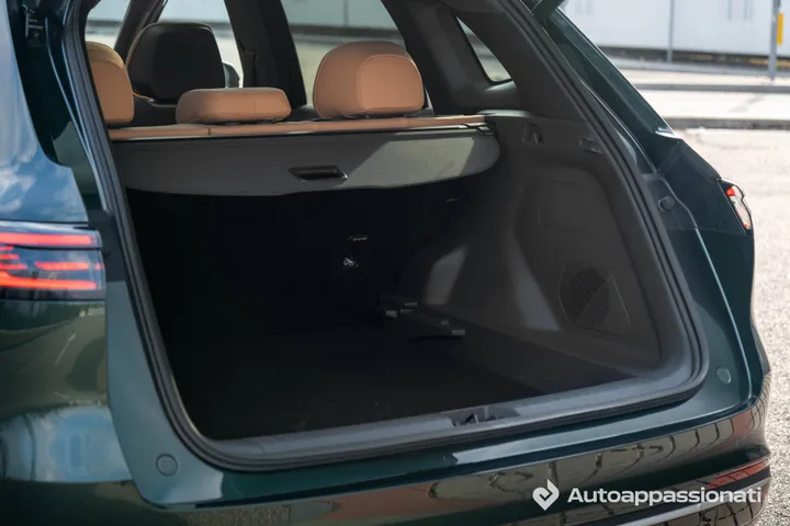 Geely Starray EM-i__luggage