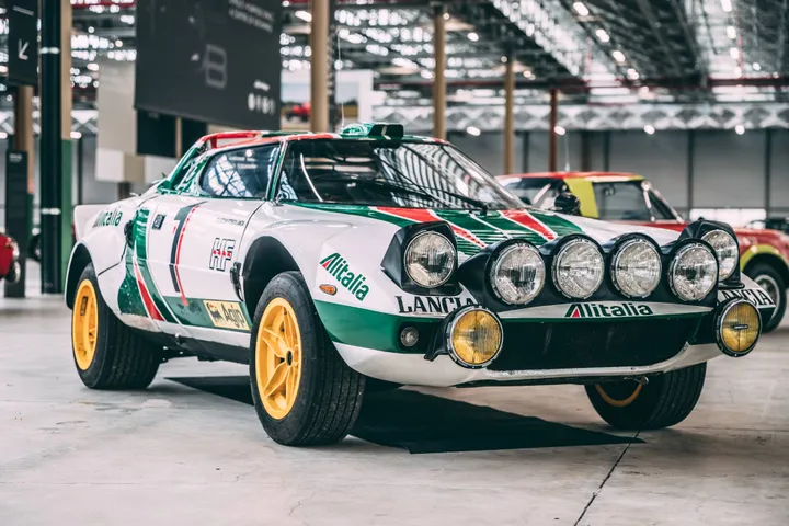 Lancia stratos in livrea alitalia dentro l'heritage hub