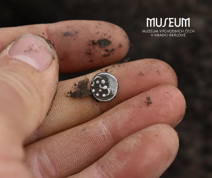 Moneta celtica ritrovata dentro un sito archeologico in Repubblica Ceca