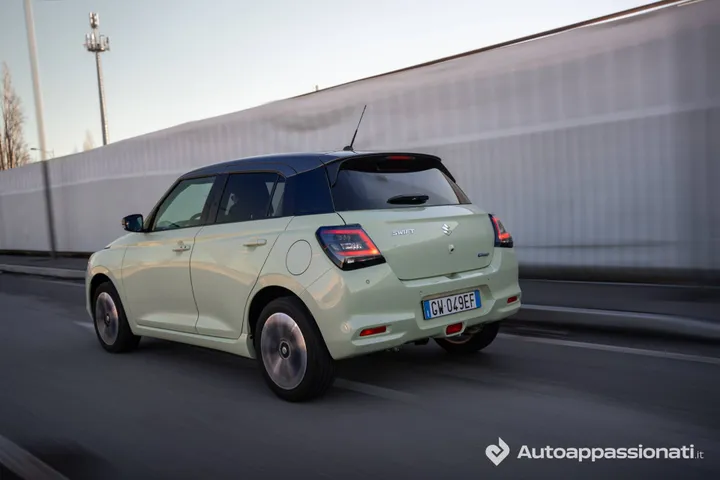 Suzuki-SWIFT-4x4-dinamica posteriore