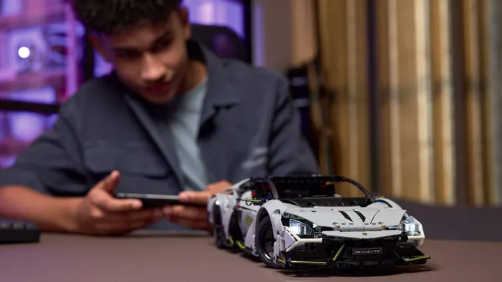 modellino lego della lamborghini revuelto
