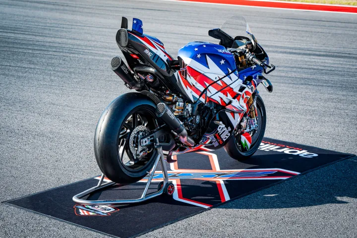 apriliaracing-apriliax250th-soldout05 posteriore