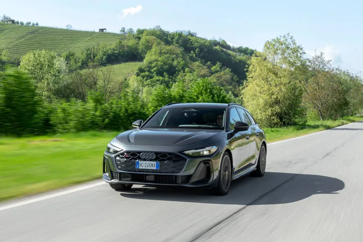 Audi S5 2026 dinamica anteriore