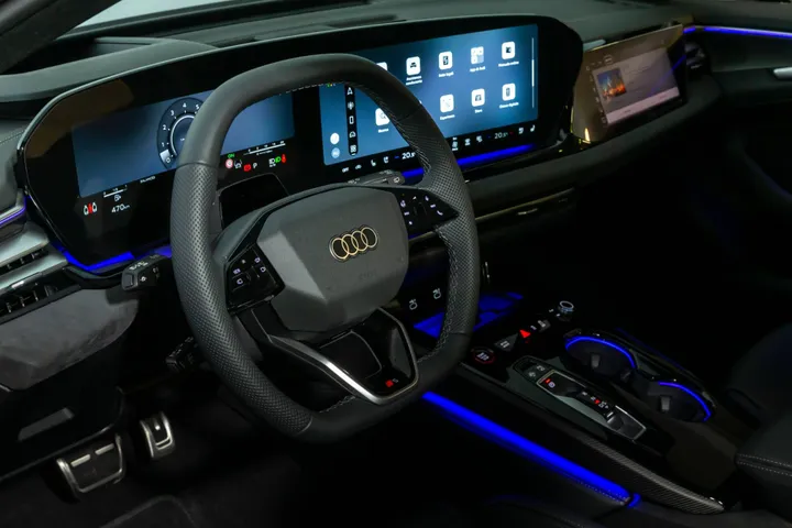 Audi S5 2026 volante e strumentazione