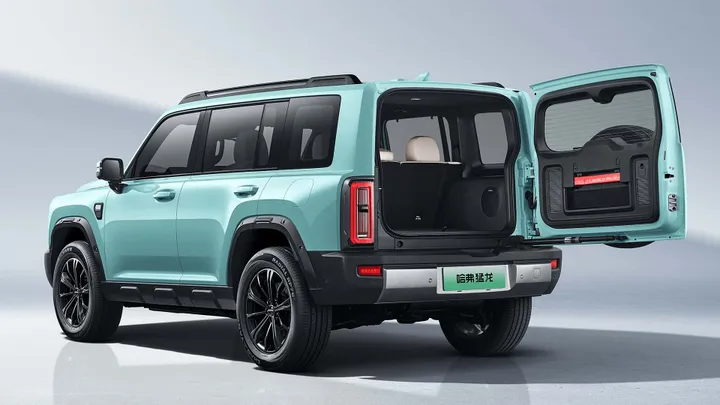 GWM_H7_CHINESE VERSION_STUDIO_EXT_3_4_FRONT_DRIVER blue rear (1)