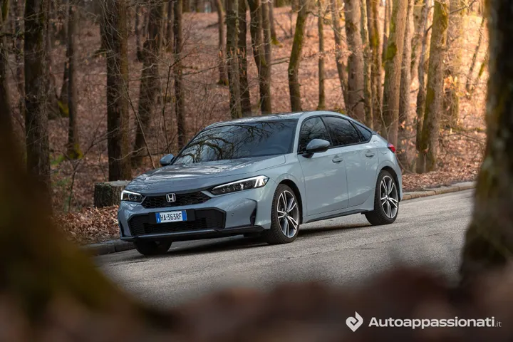 Honda Civic Hybrid 2026 1