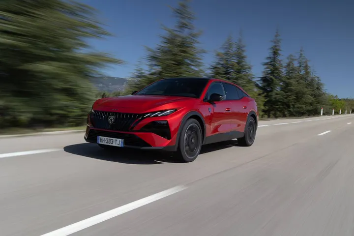 Peugeot 408 2026 PHEV 4