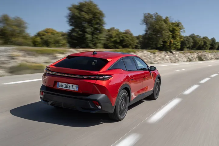 Peugeot 408 2026 PHEV 5