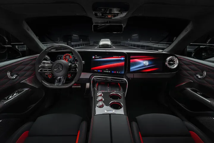 Mercedes AMG GT Coupé4 interni completi