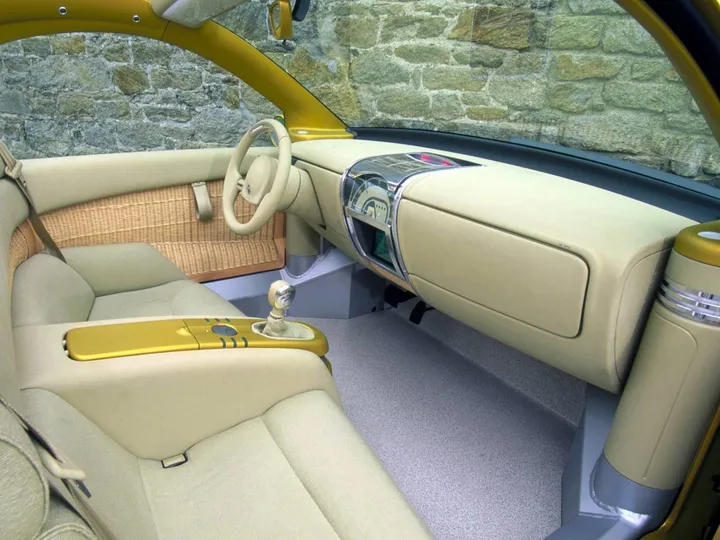 l'abitacolo della Renault Fiftie Concept