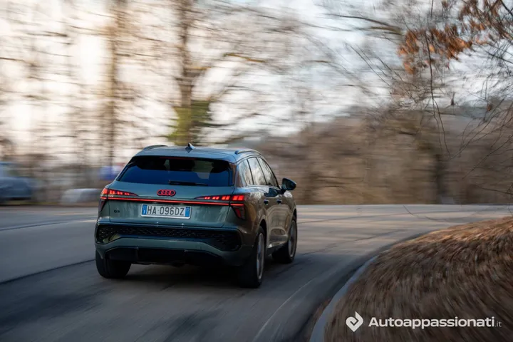 Audi-q3-tdi dinamica posteriore in curva