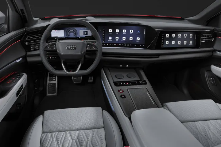 Audi Q9 interni complessiva volante strumentazione infotainment