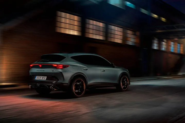 CUPRA Formentor VZ5 posteriore